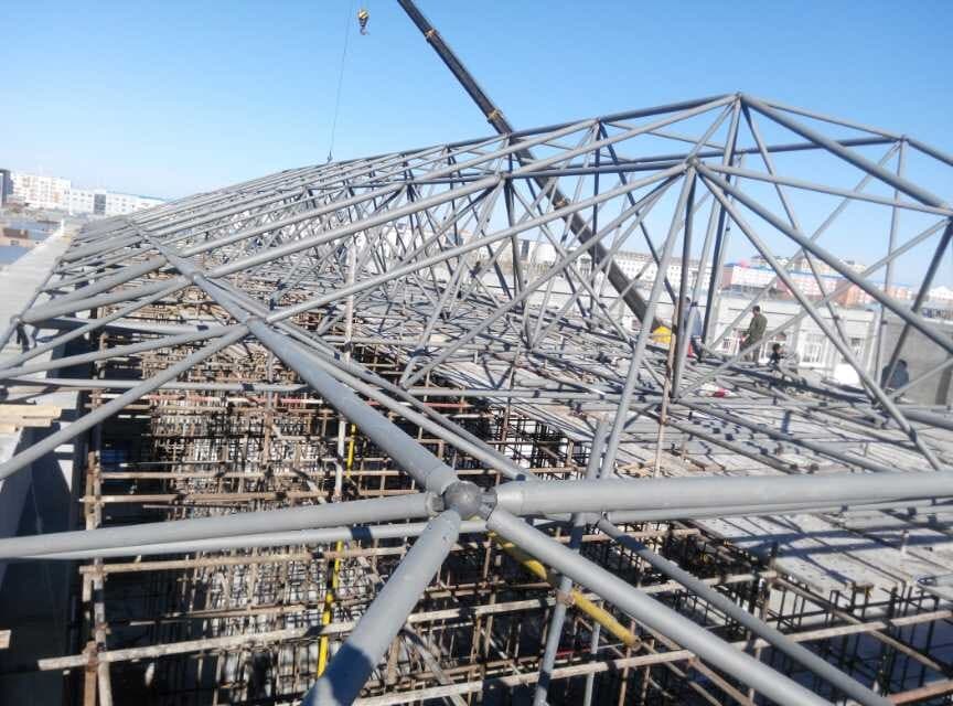 延吉商贸城屋顶网架工程